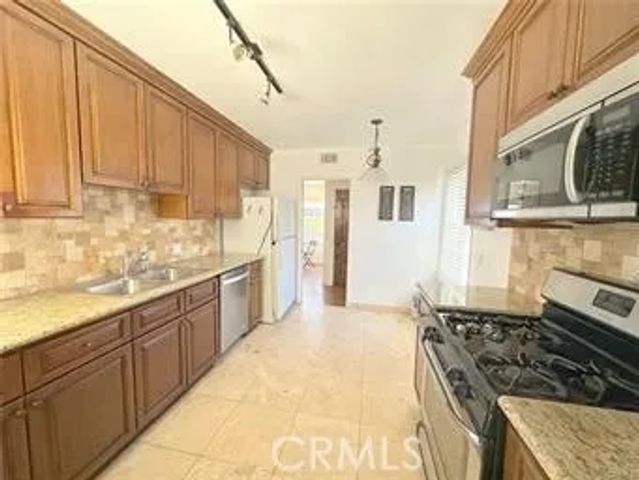 14722 Addison, Sherman Oaks, CA 91403