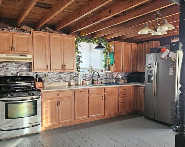 5001 Salt Works Road, Shelby, NY 14103