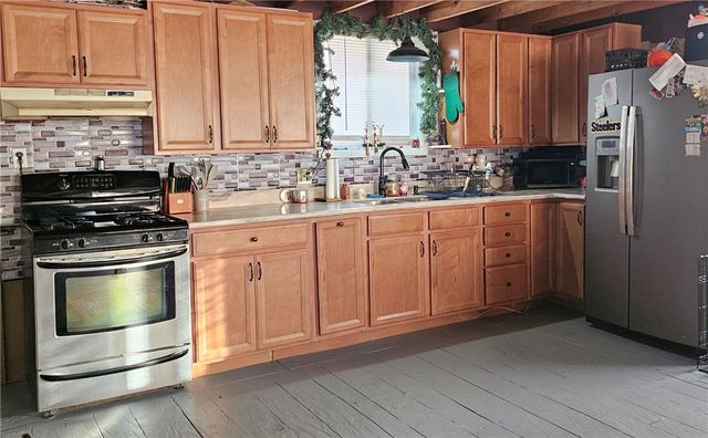 5001 Salt Works Road, Shelby, NY 14103