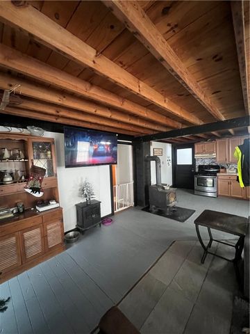 5001 Salt Works Road, Shelby, NY 14103