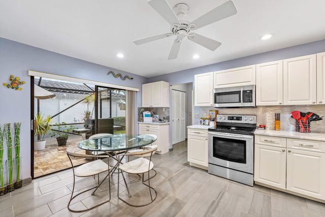 46 Woods Lane, Boynton Beach, FL 33436