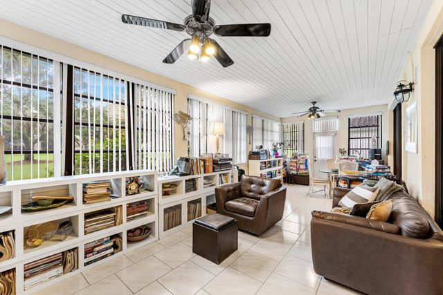 46 Woods Lane, Boynton Beach, FL 33436