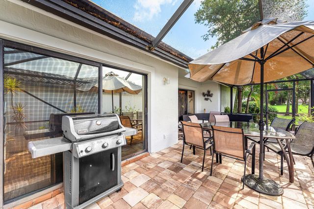 46 Woods Lane, Boynton Beach, FL 33436