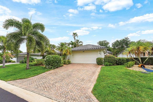 46 Woods Lane, Boynton Beach, FL 33436