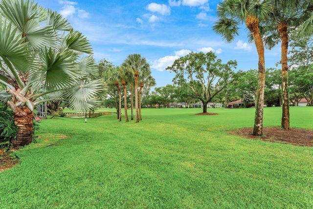 46 Woods Lane, Boynton Beach, FL 33436