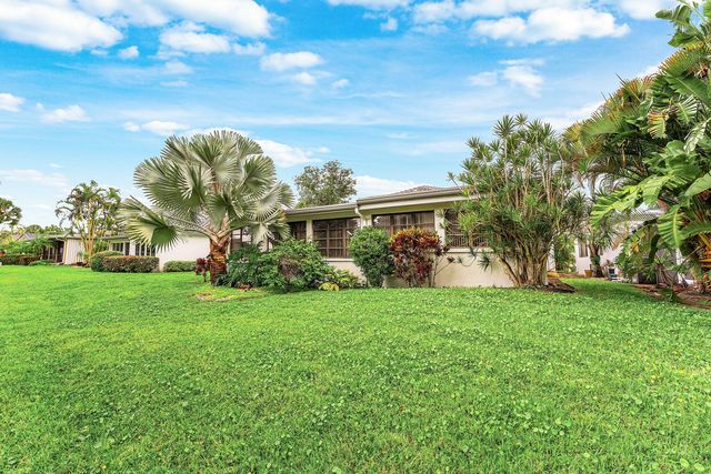 46 Woods Lane, Boynton Beach, FL 33436