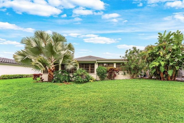 46 Woods Lane, Boynton Beach, FL 33436