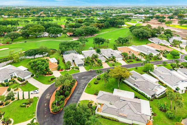 46 Woods Lane, Boynton Beach, FL 33436