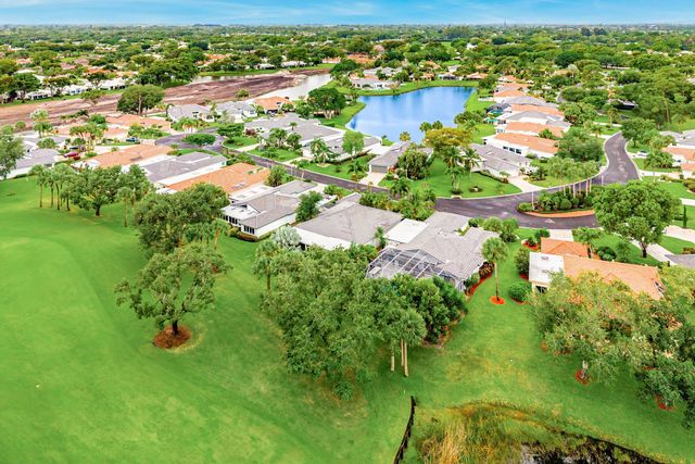 46 Woods Lane, Boynton Beach, FL 33436