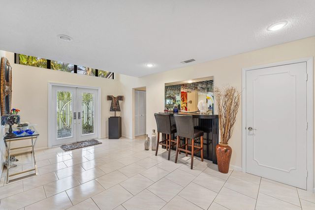 46 Woods Lane, Boynton Beach, FL 33436