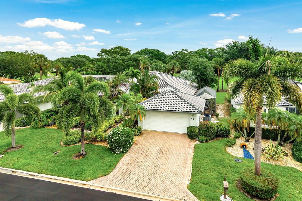 46 Woods Lane, Boynton Beach, FL 33436