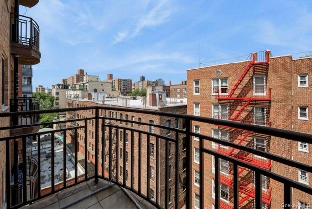 141-05 Cherry Avenue 9B, Flushing, NY 11355