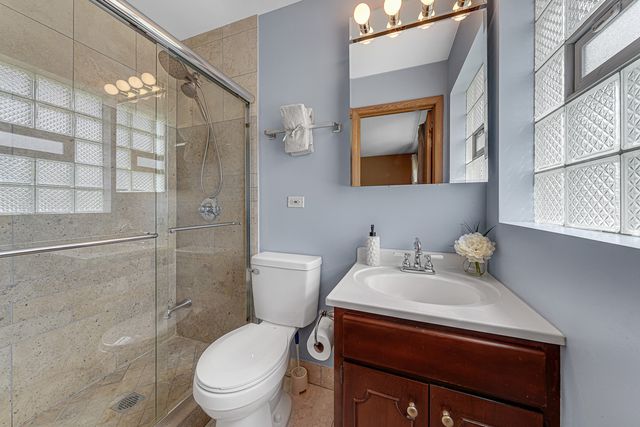 330 Gareth Lane, Schaumburg, IL 60193