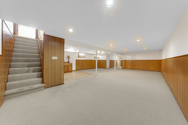 330 Gareth Lane, Schaumburg, IL 60193