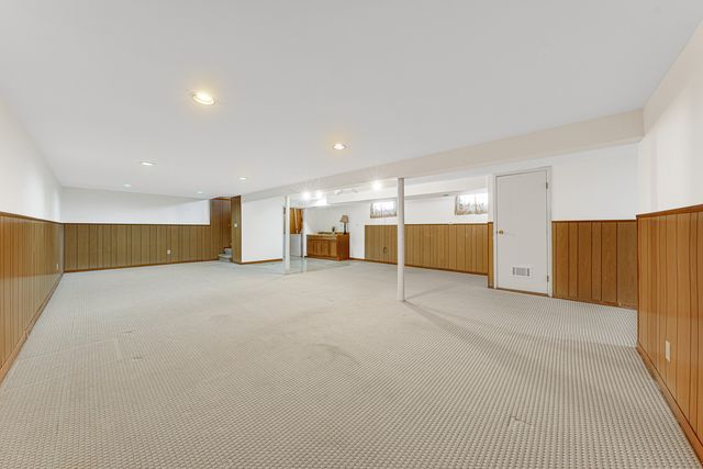 330 Gareth Lane, Schaumburg, IL 60193