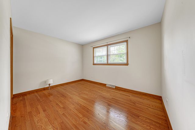 330 Gareth Lane, Schaumburg, IL 60193