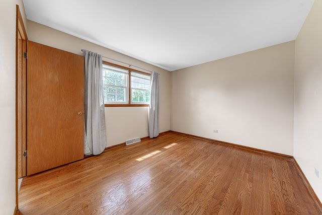 330 Gareth Lane, Schaumburg, IL 60193