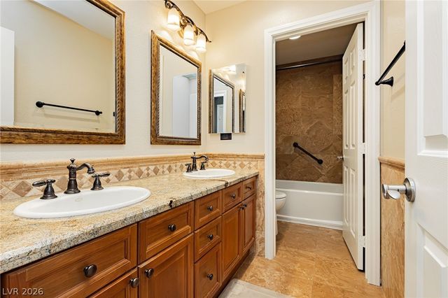 7427 Tomahawk Bend Avenue, Las Vegas, NV 89113