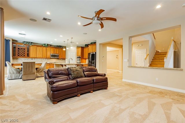7427 Tomahawk Bend Avenue, Las Vegas, NV 89113