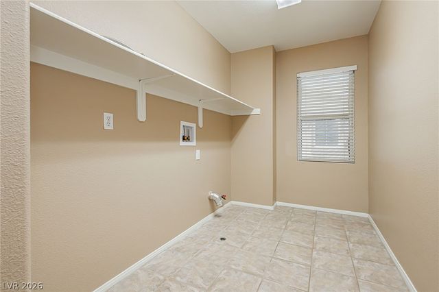 7427 Tomahawk Bend Avenue, Las Vegas, NV 89113