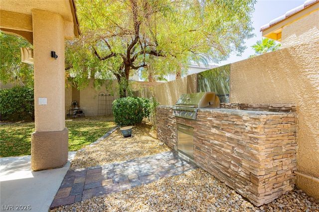 7427 Tomahawk Bend Avenue, Las Vegas, NV 89113