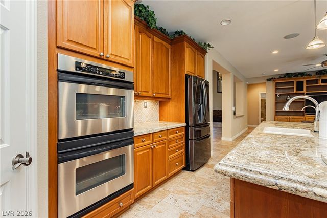 7427 Tomahawk Bend Avenue, Las Vegas, NV 89113