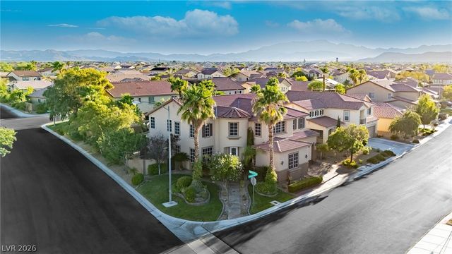 7427 Tomahawk Bend Avenue, Las Vegas, NV 89113