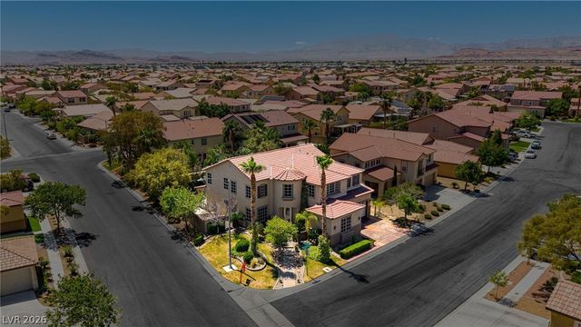 7427 Tomahawk Bend Avenue, Las Vegas, NV 89113