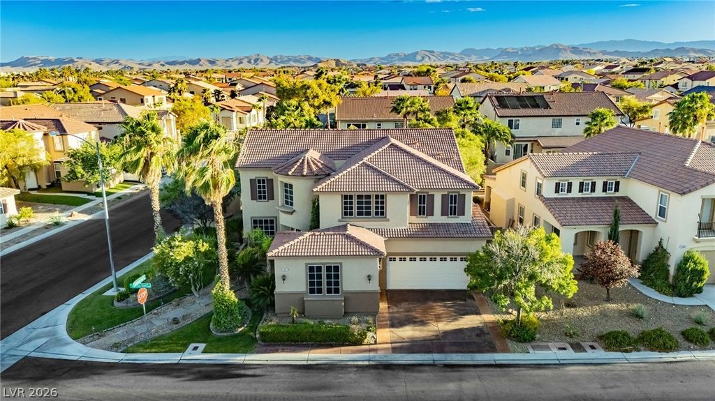 7427 Tomahawk Bend Avenue, Las Vegas, NV 89113