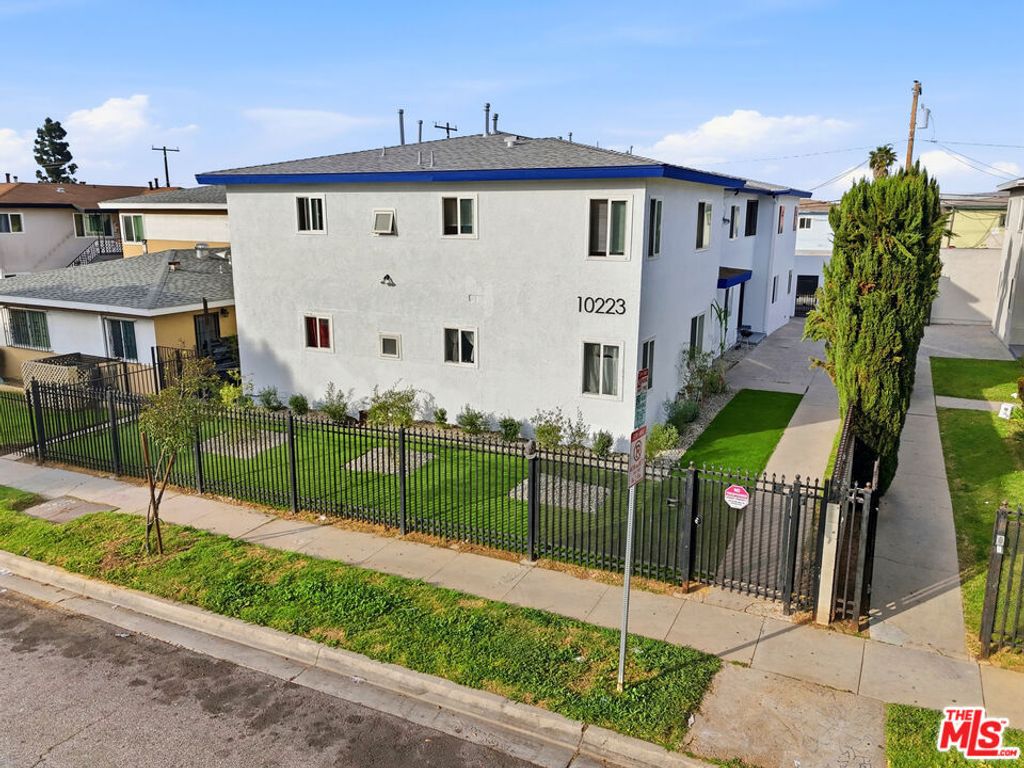 Image 1 of property listing at 10223 Darby Avenue, Inglewood, CA 90303