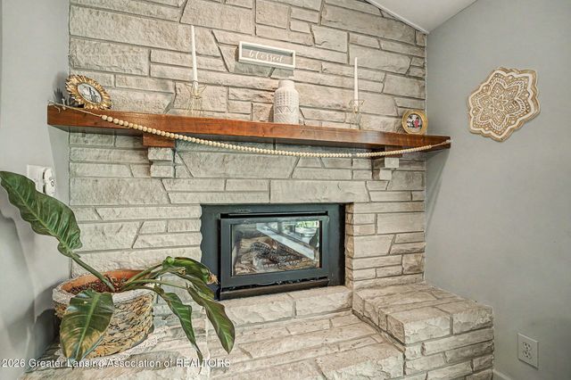 6187 Willow Highway, Grand Ledge, MI 48837
