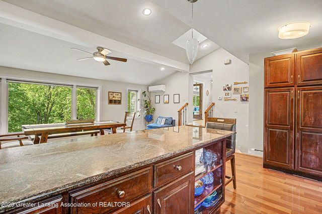 6187 Willow Highway, Grand Ledge, MI 48837