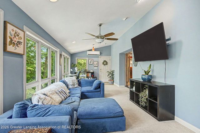 6187 Willow Highway, Grand Ledge, MI 48837