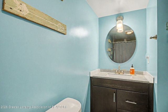 6187 Willow Highway, Grand Ledge, MI 48837