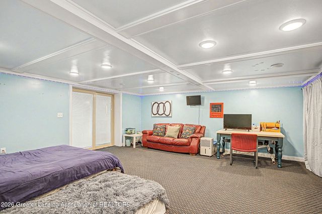 6187 Willow Highway, Grand Ledge, MI 48837