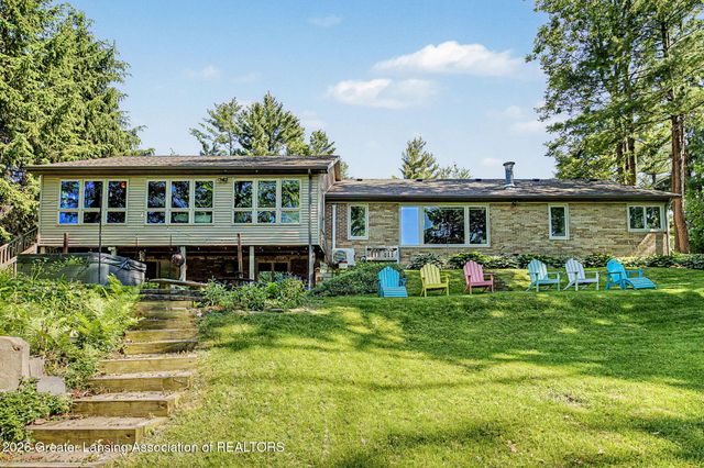 6187 Willow Highway, Grand Ledge, MI 48837