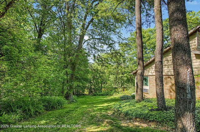 6187 Willow Highway, Grand Ledge, MI 48837