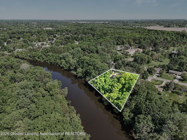 6187 Willow Highway, Grand Ledge, MI 48837