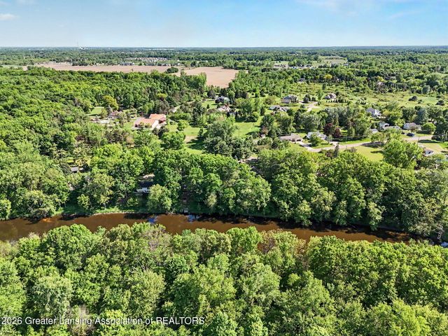 6187 Willow Highway, Grand Ledge, MI 48837