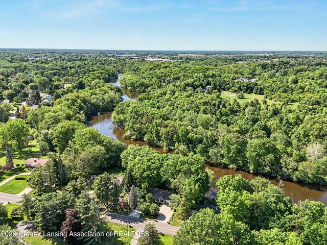6187 Willow Highway, Grand Ledge, MI 48837