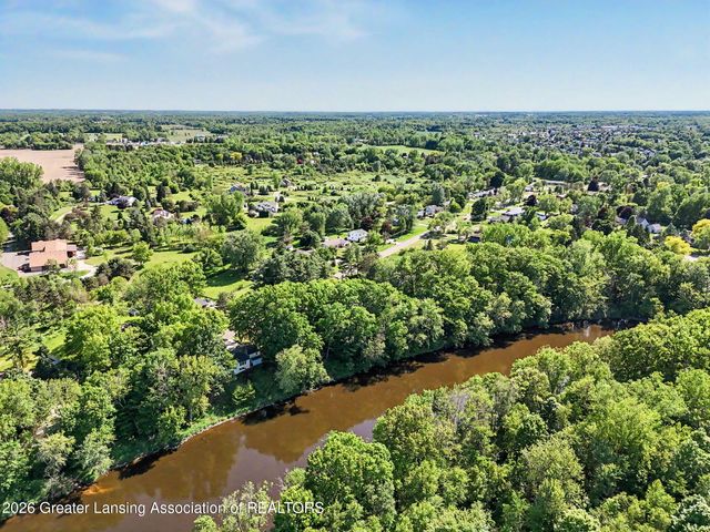 6187 Willow Highway, Grand Ledge, MI 48837