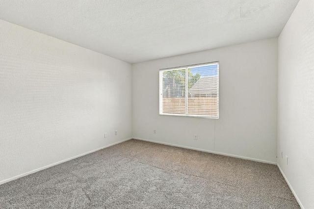 1943 Basil Dr, Manteca, CA 95336