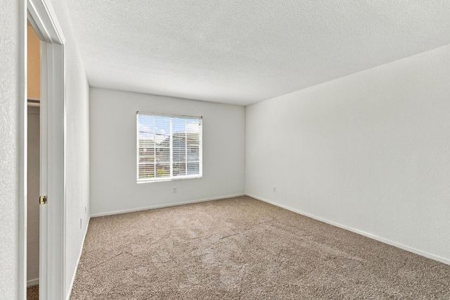 1943 Basil Dr, Manteca, CA 95336