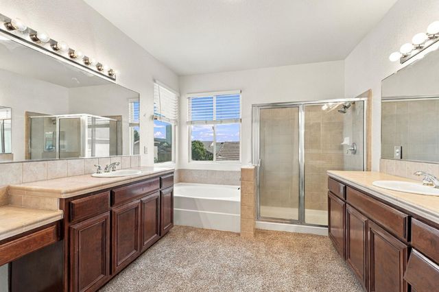 1943 Basil Dr, Manteca, CA 95336