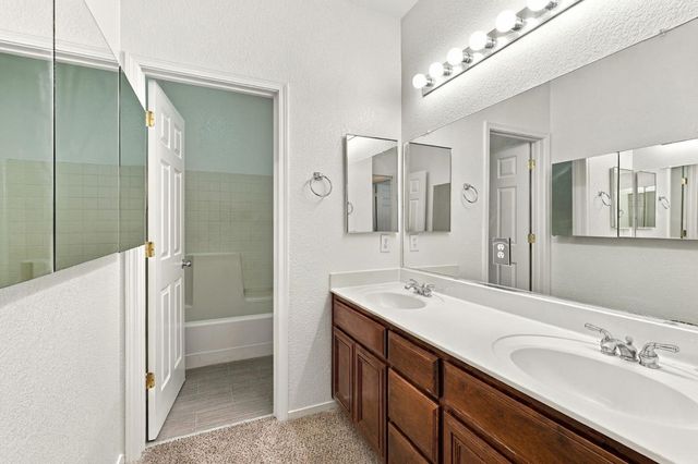 1943 Basil Dr, Manteca, CA 95336