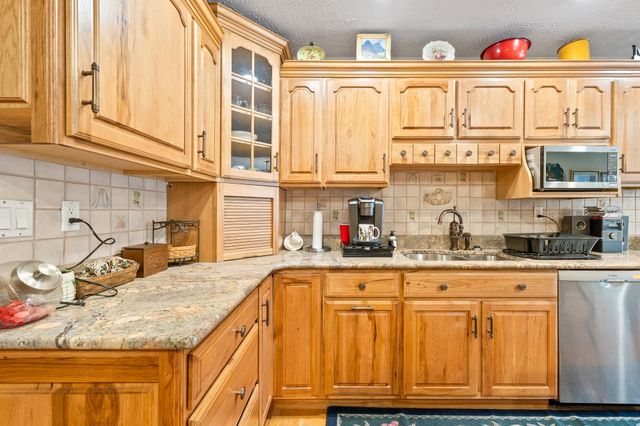 559 Hidden Valley Road, Kenova, WV 25530