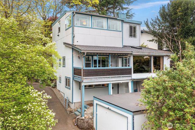 2820 27th Avenue W, Seattle, WA 98199