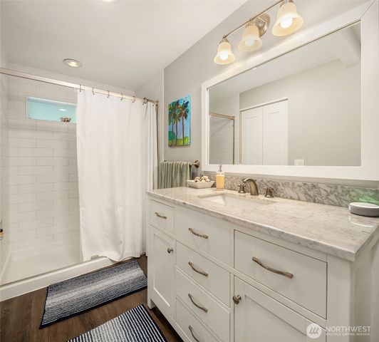 2820 27th Avenue W, Seattle, WA 98199
