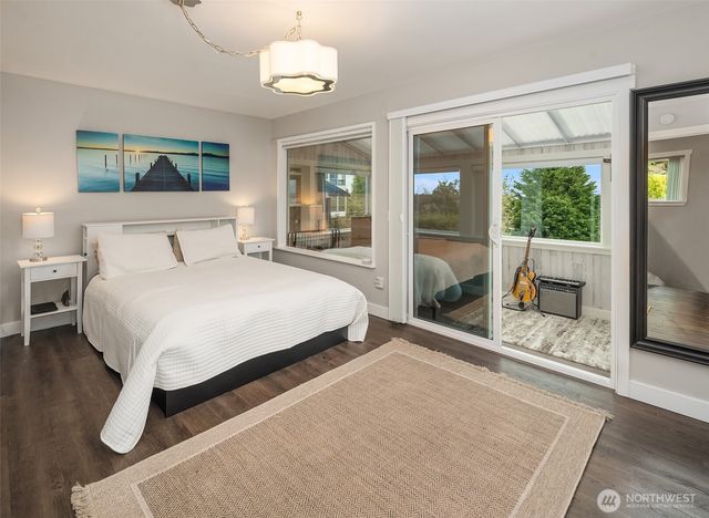 2820 27th Avenue W, Seattle, WA 98199