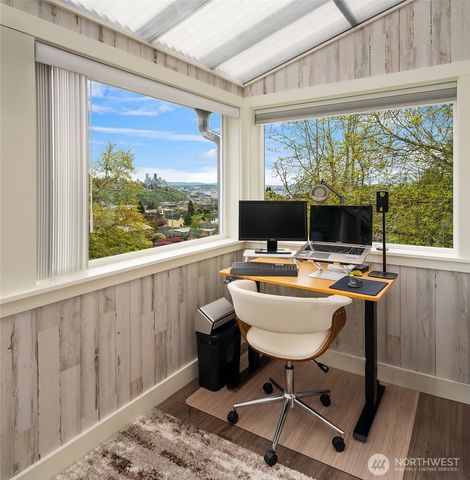 2820 27th Avenue W, Seattle, WA 98199